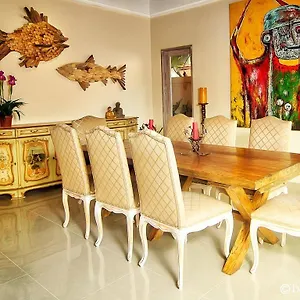  Villa Bamboo Moon Villas